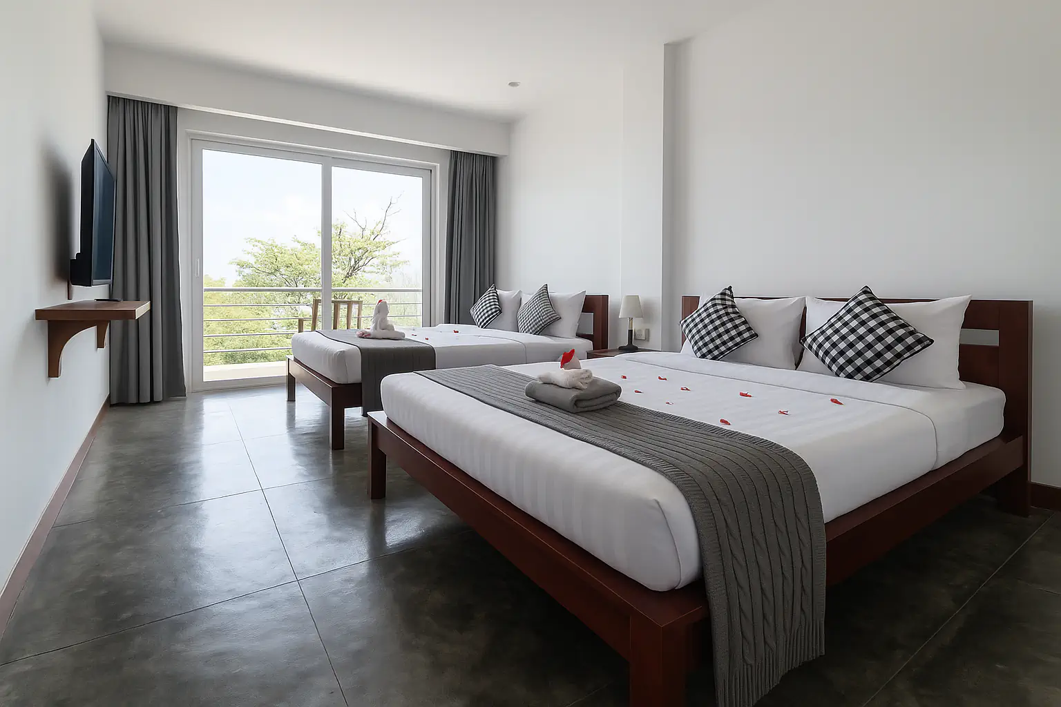 Deluxe Double Room with Bath 1